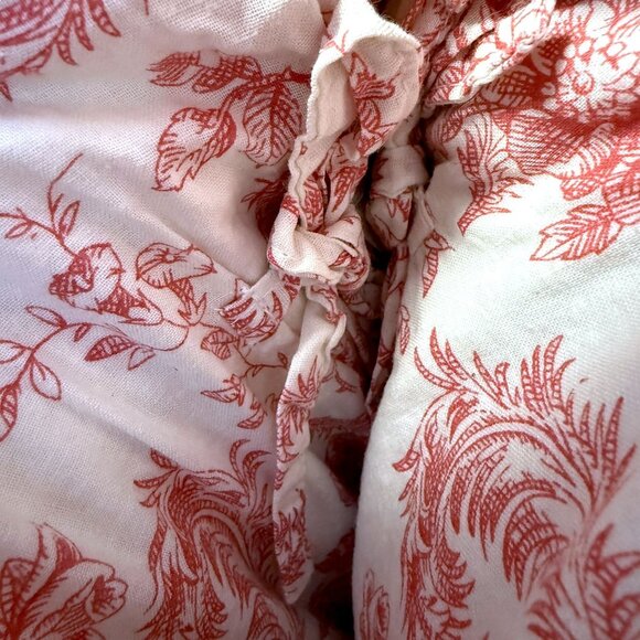 NEW Set of Two Pillows Red Toile Quilted Cotton 20" French Country Holiday - Picture 7 of 7